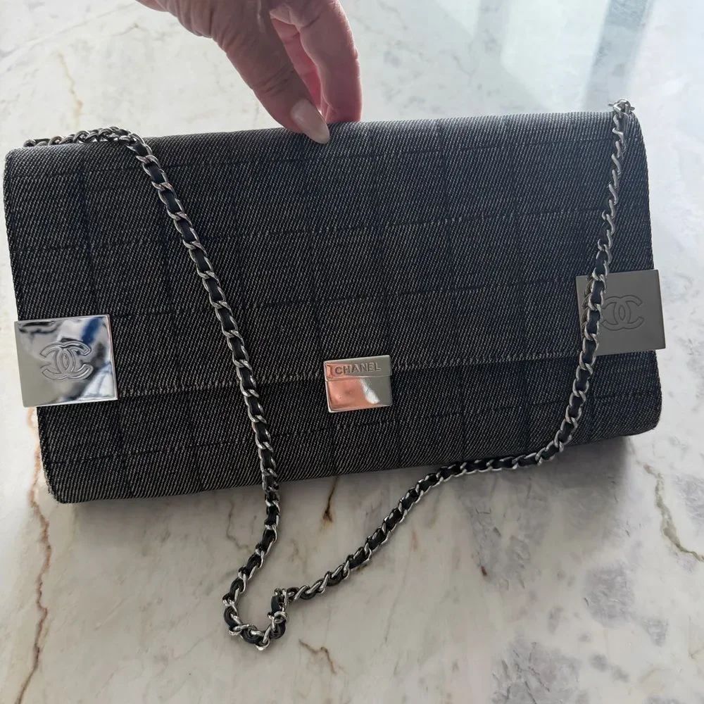 Chanel Chocolate Bar Chain Flap Shoulder/ Clutch Bag - Picture 5 of 15